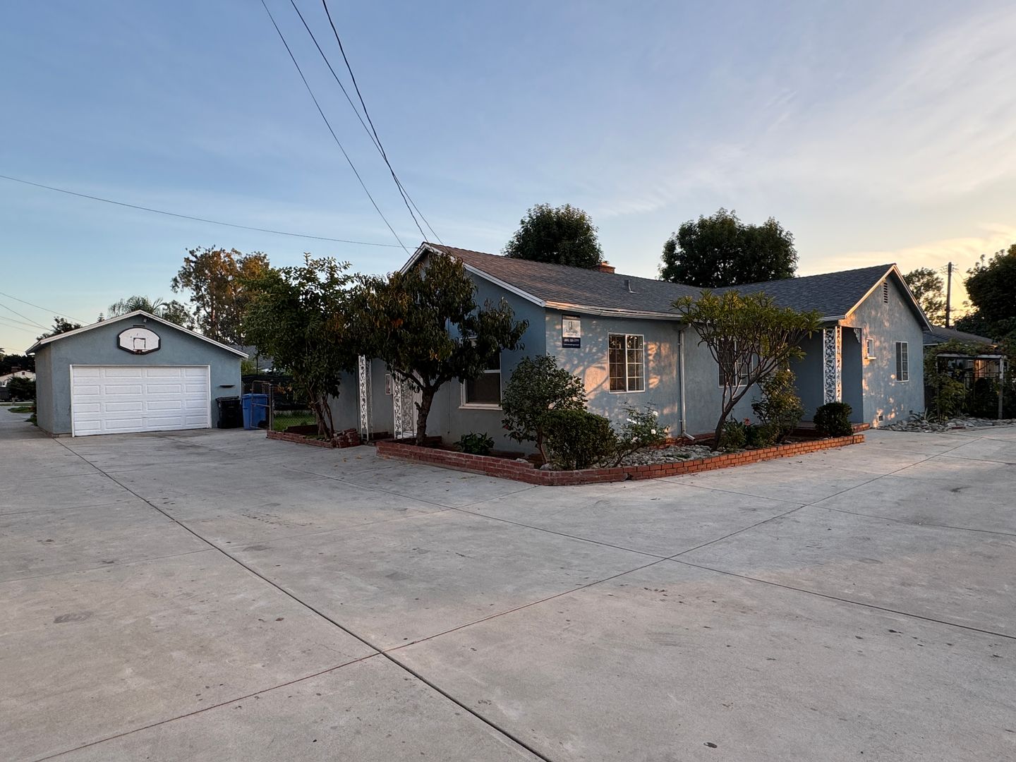 WHITTIER House: 9008 PAINTER AVE.