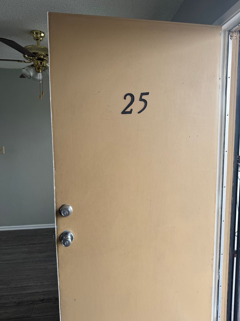 NORWALK Apartment: 12705 KALNOR AVE.