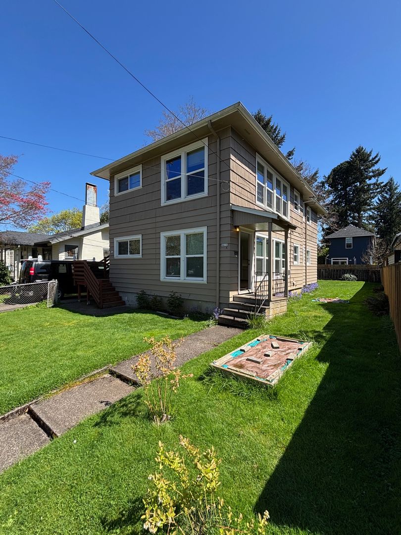 Portland Apartment: 9416 N Buchanan Ave