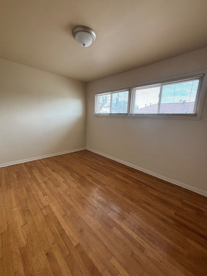 Milwaukee Apartment: 3722 N. 76th Street