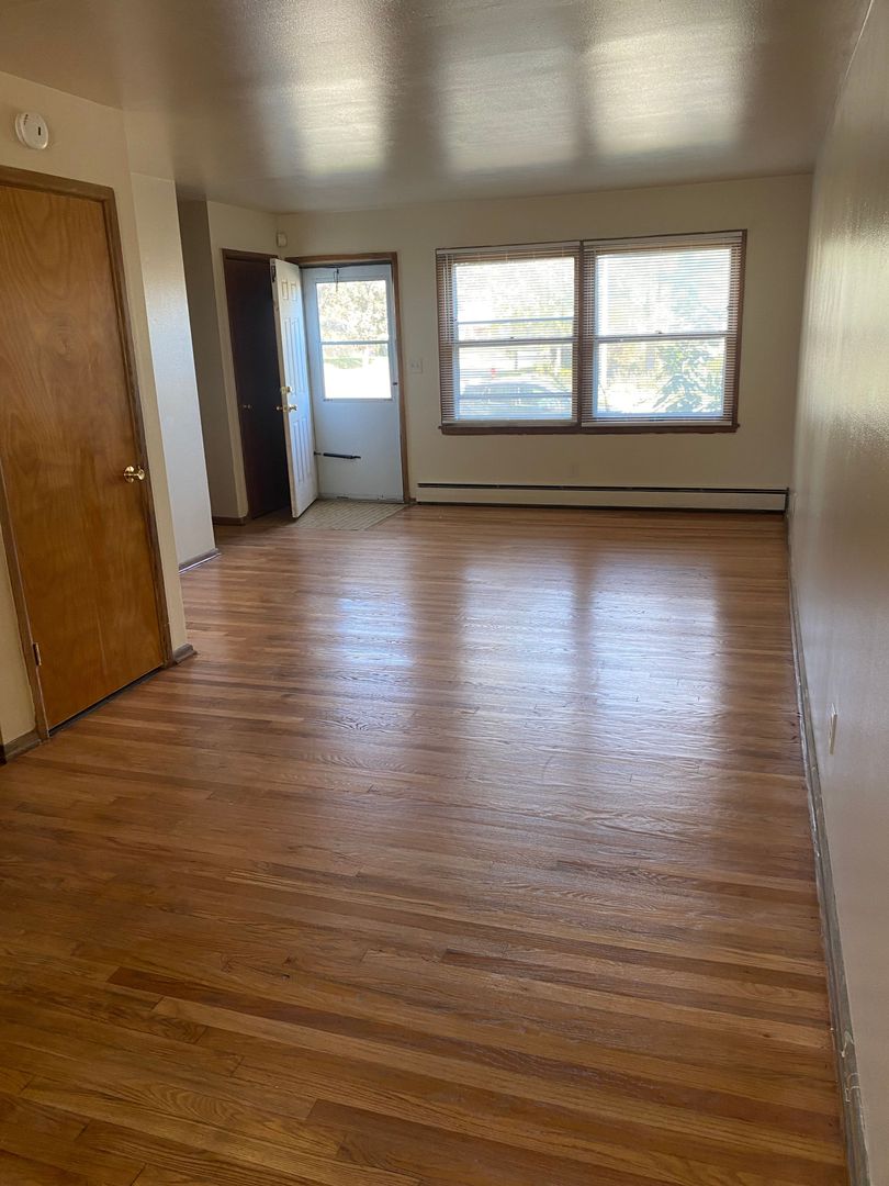 Milwaukee Apartment: 8521-8615A W. Hampton Ave.