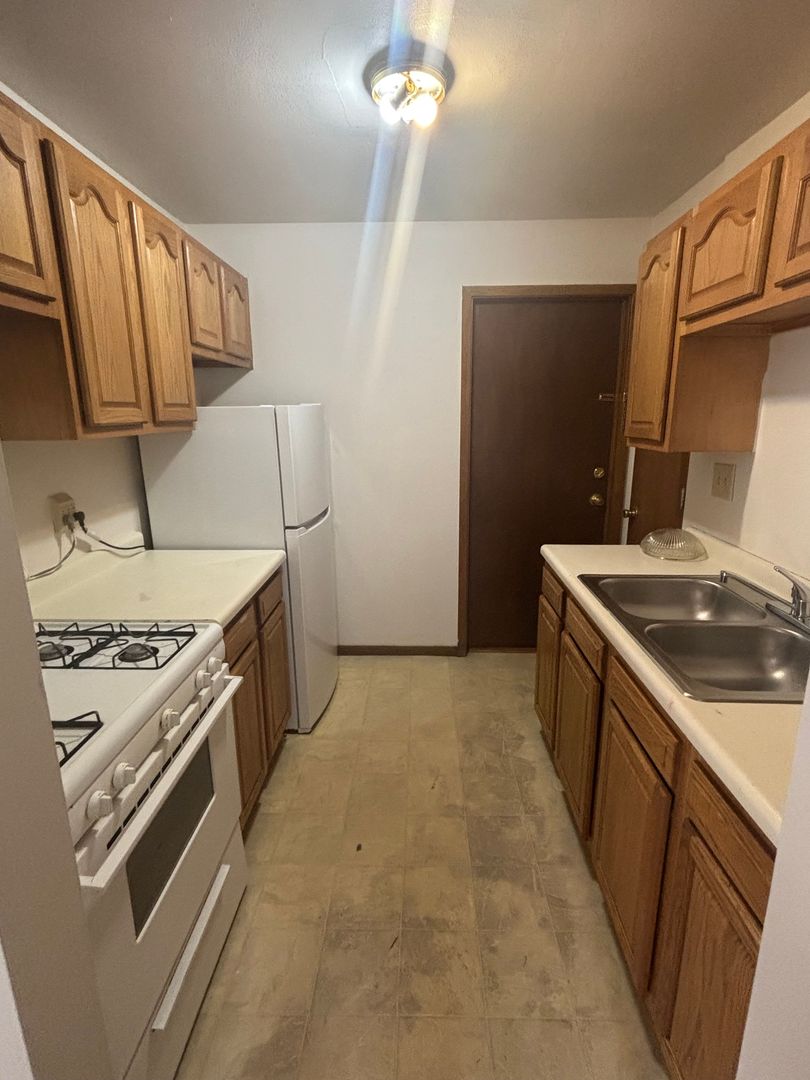 Milwaukee Apartment: 5166-5244 N. Lovers Lane Rd.