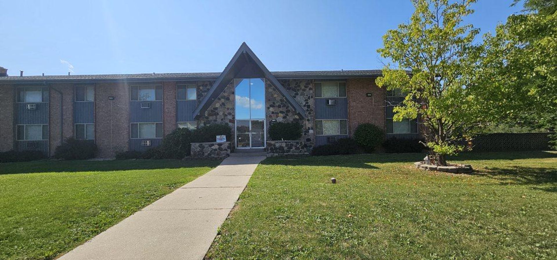 Milwaukee Apartment: 5167 N. Lovers Lane Rd