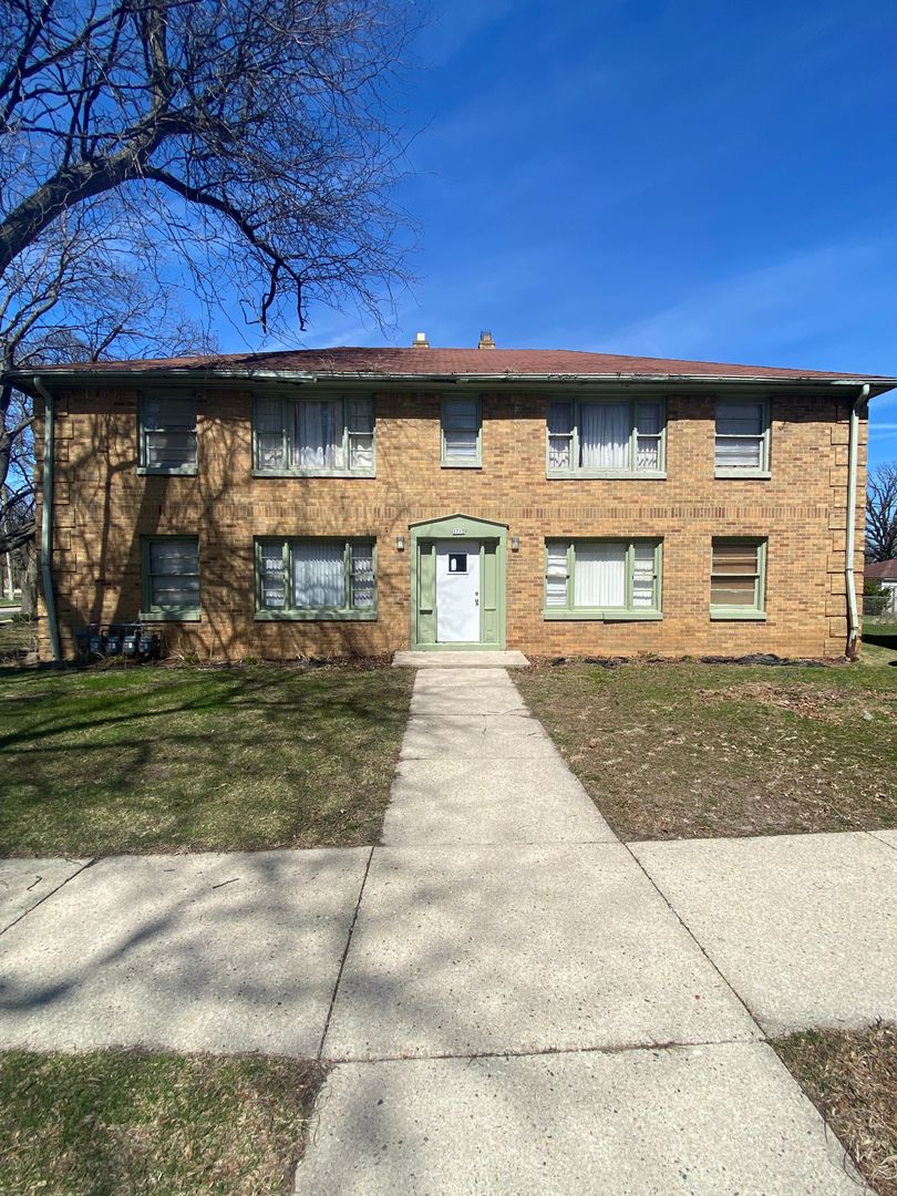 Milwaukee Apartment: 3712 N Sherman Blvd