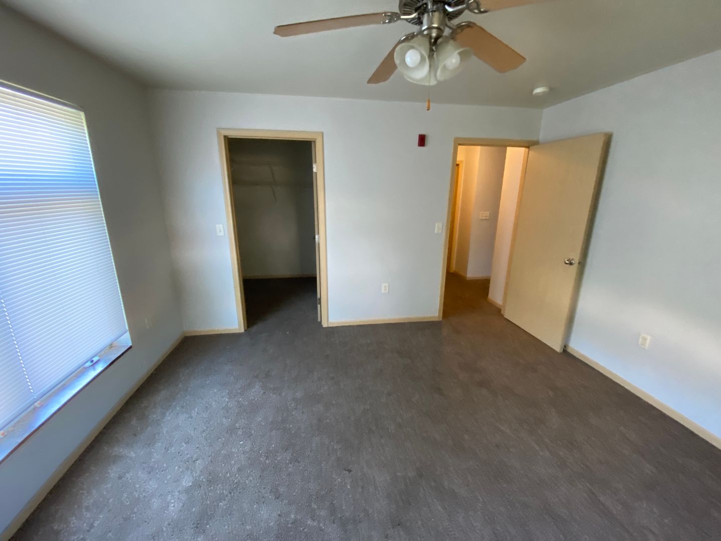 Milwaukee Apartment: 2708 W Center St