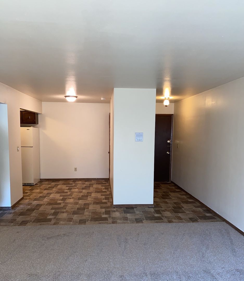 Milwaukee Apartment: 2801 W. Custer Ave.