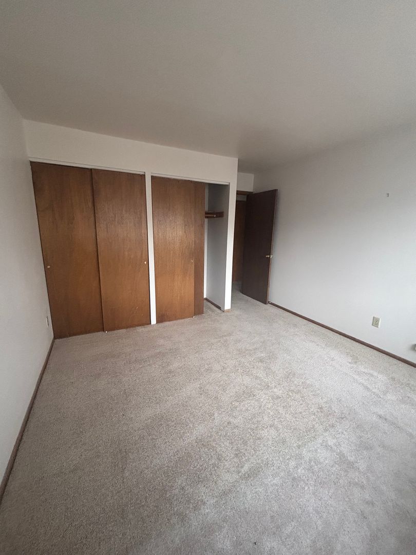 Milwaukee Apartment: 5166-5244 N. Lovers Lane Rd.