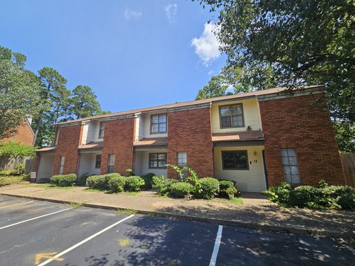 301 Pine Forest Circle Unit #08 | 2 Bedrooms | 1.5 Bathrooms ***1/2 OFF 1st Month's Rent!!!***