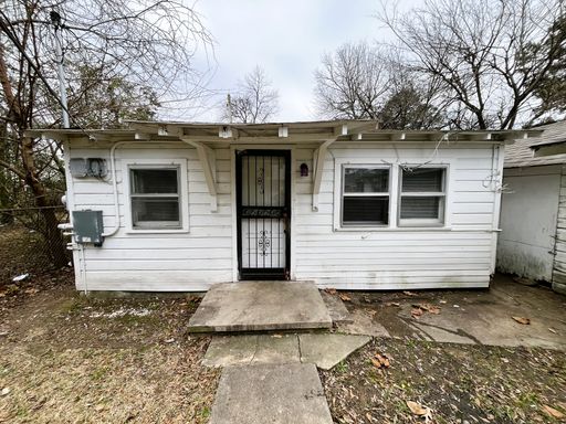1104.5 W. 24th Street | 1 Bedroom | 1 Bathroom *** 2 Window A/C Units Provided ***