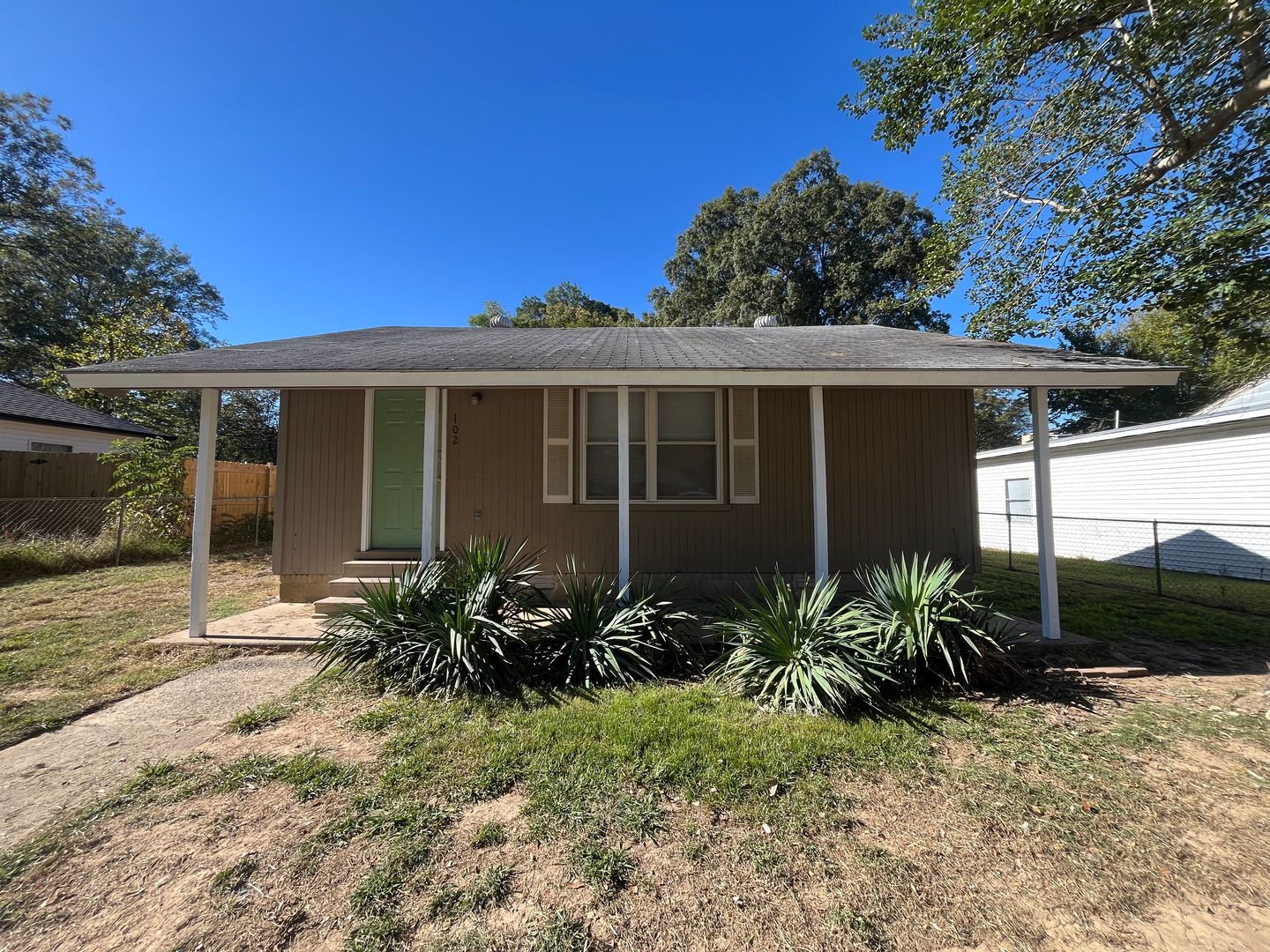 Jacksonville House: 102 Joiner Avenue