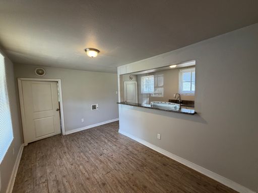 1905 W. Long 17th Street | 2 Bedrooms | 1 Bathroom *1/2 Off First Month's Rent* – photo 1