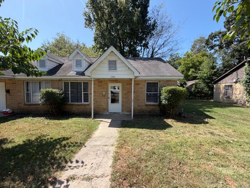 1902 W. Short 17th Street | 2 Bedrooms | 1 Full Bathroom ~ 1/2 Off First Month's Rent!!! – photo 1