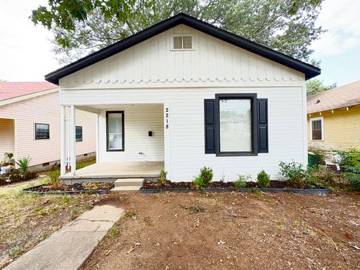 2218 S. Park Street | 2 Bedrooms | 1 Bathroom *** 1/2 Off First Month's Rent!!! *** – photo 1