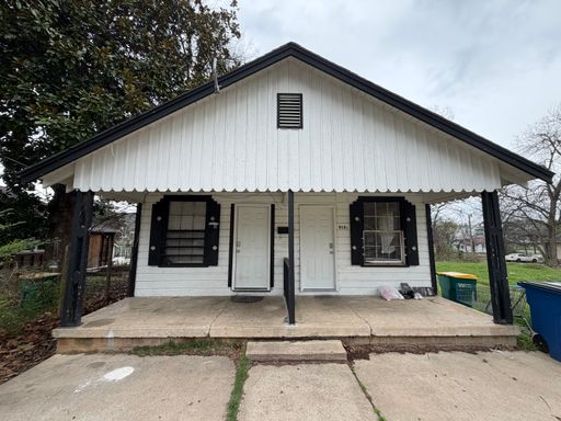 816 B W. 24th Street | 2 Bedrooms | 1 Full Bathroom $99 DEPOSIT SPECIAL!!!
