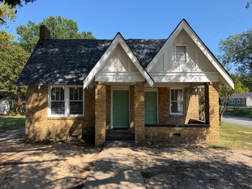2100 Franklin Street | 3 Bedrooms | 1 Bathroom *** 1/2 Off First Month's Rent!!! *** – photo 1
