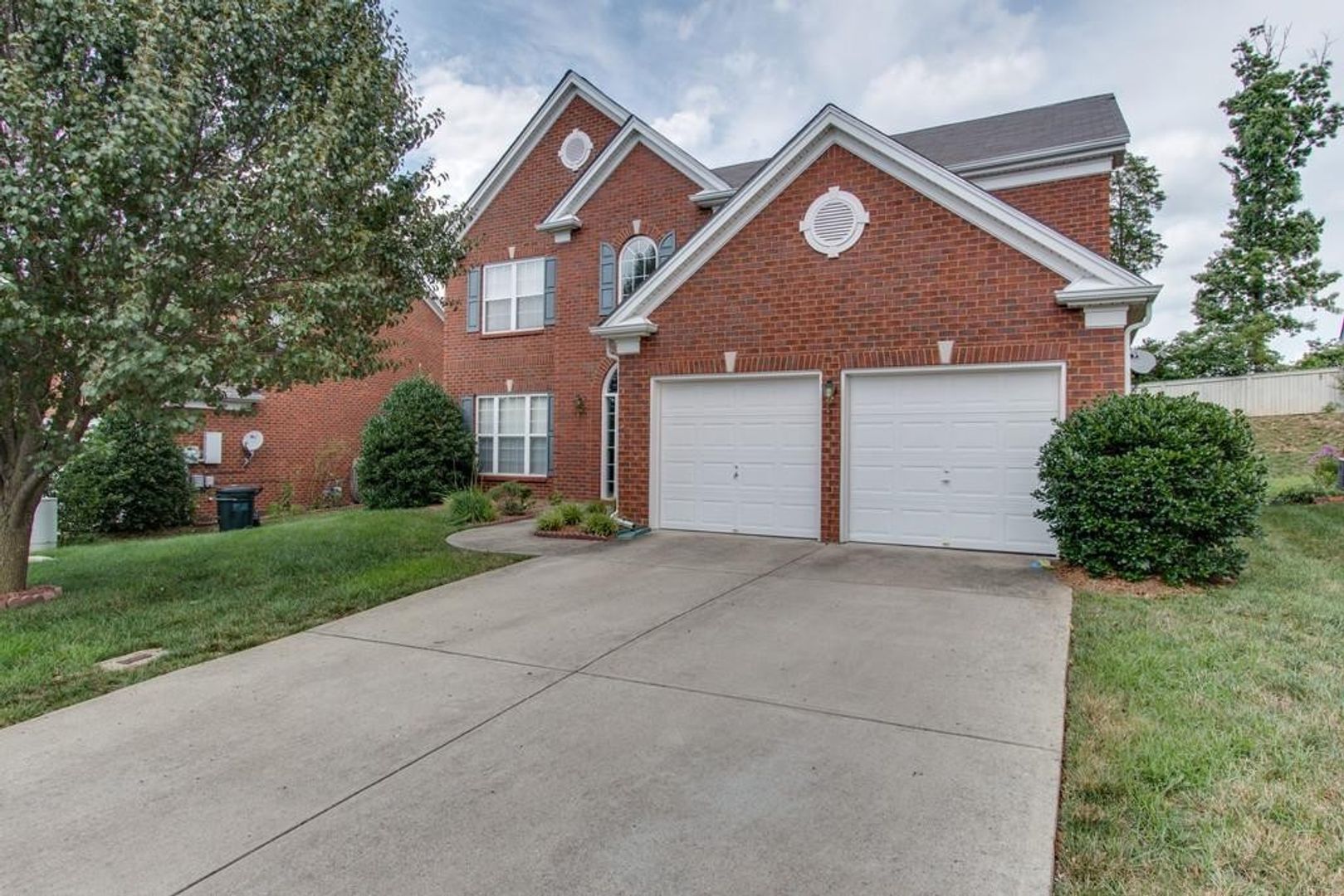 Brentwood House: 1510 Chestnut Springs Rd