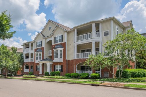 2-Bed/2-Bath condo in Lenox Village. – photo 1