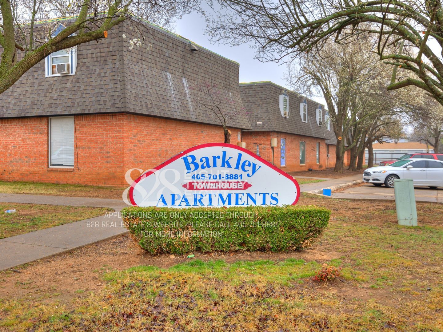 Norman Apartment: 900 Halray Drive