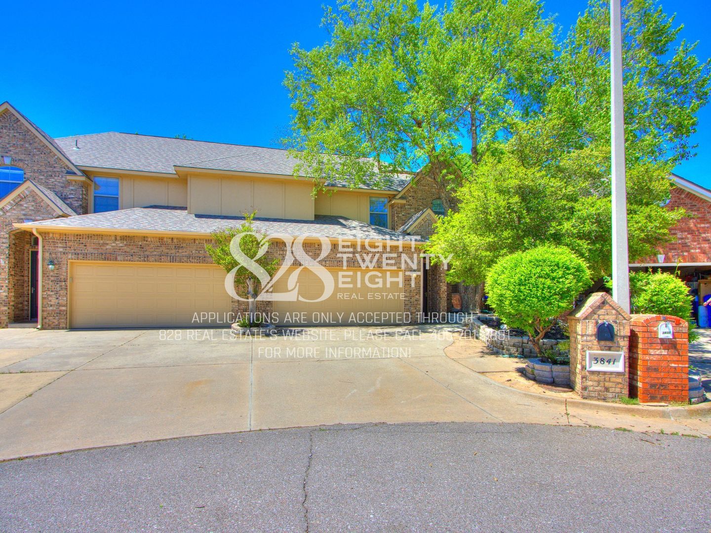 Norman Multiplex: Tudor Duplex - 3841 Tudor Circle
