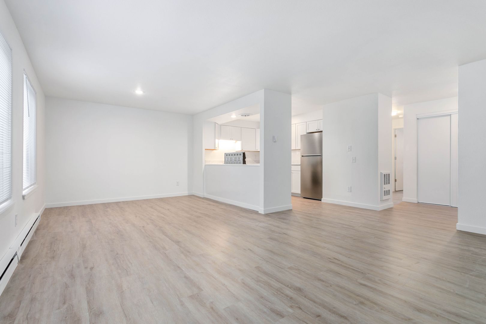 Bellingham Apartment: 2728 West Maplewood Ave