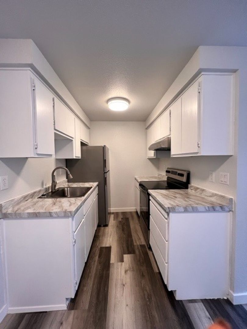 Everett Apartment: 4126 Hoyt Ave