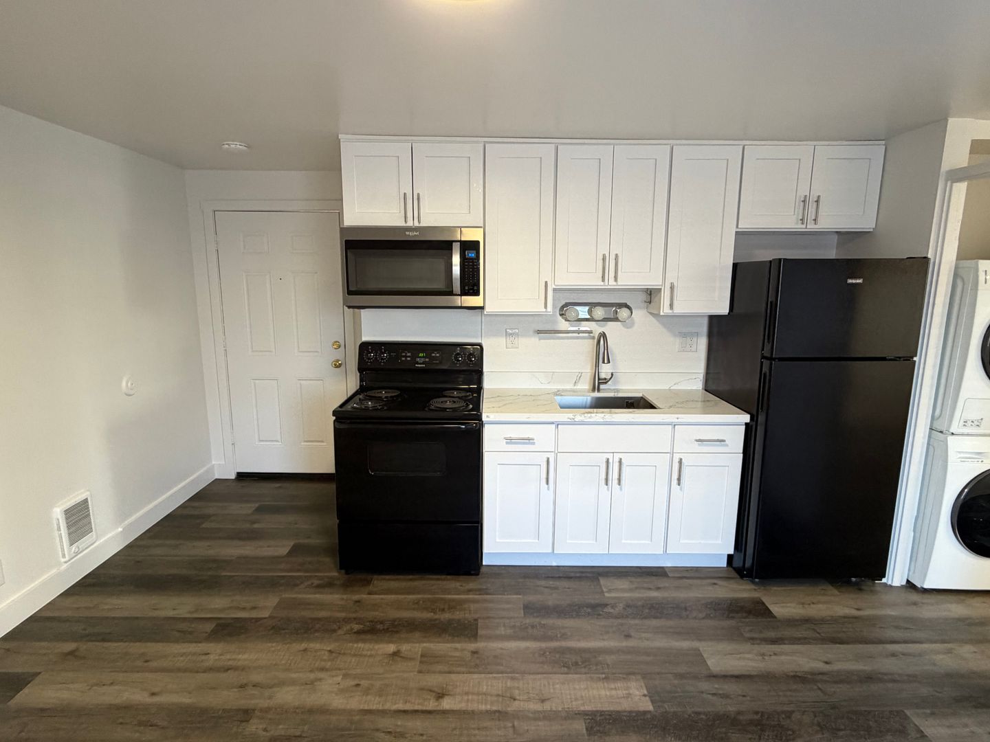 Seattle Apartment: 9252 17th Ave SW
