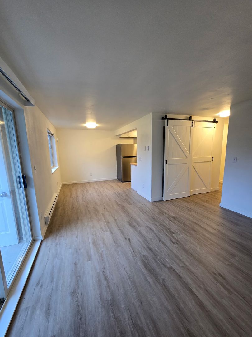 Bellingham Apartment: 258 E Bakerview Rd