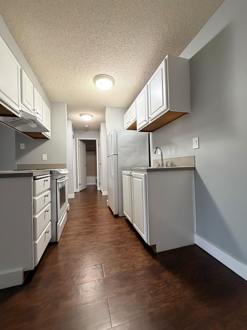 Bothell Apartment: 11119 Woodinville Dr