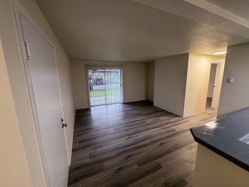 Spacious Two Bedroom in Burien! – photo 1