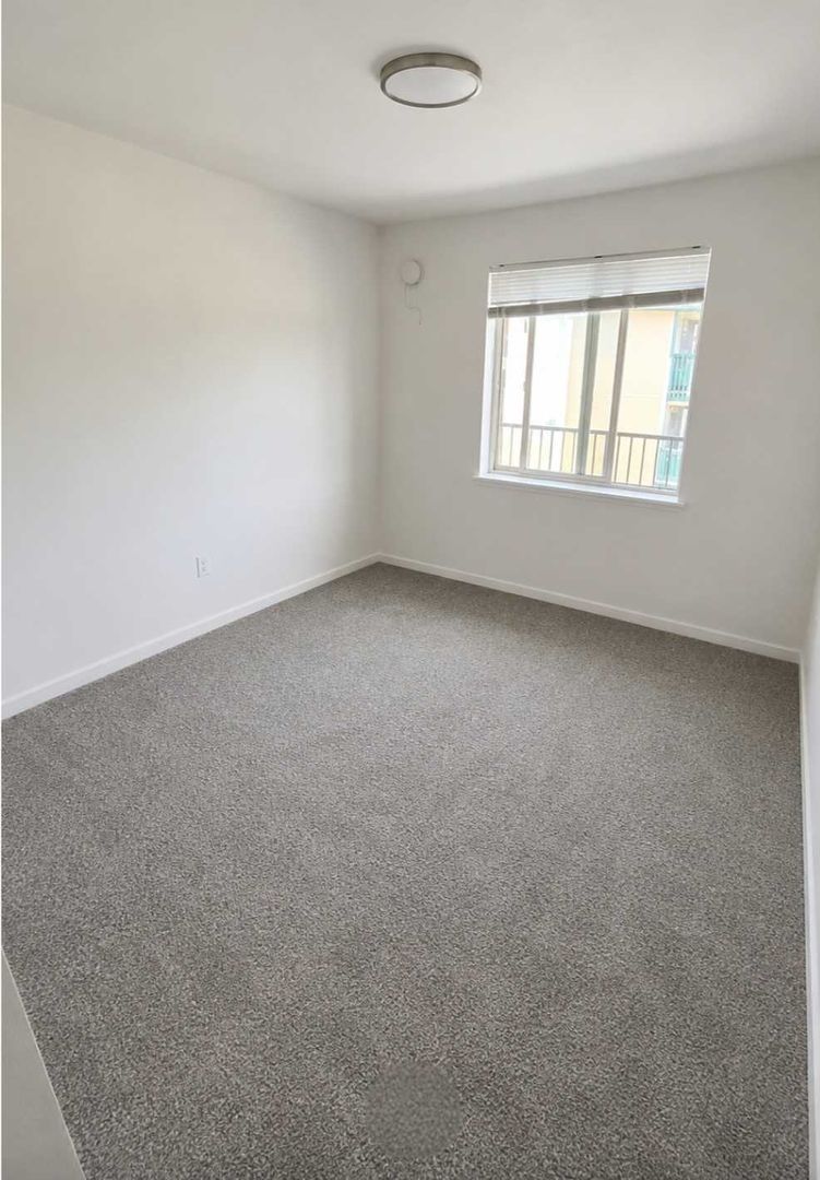 Bellingham Apartment: 258 E Bakerview Rd