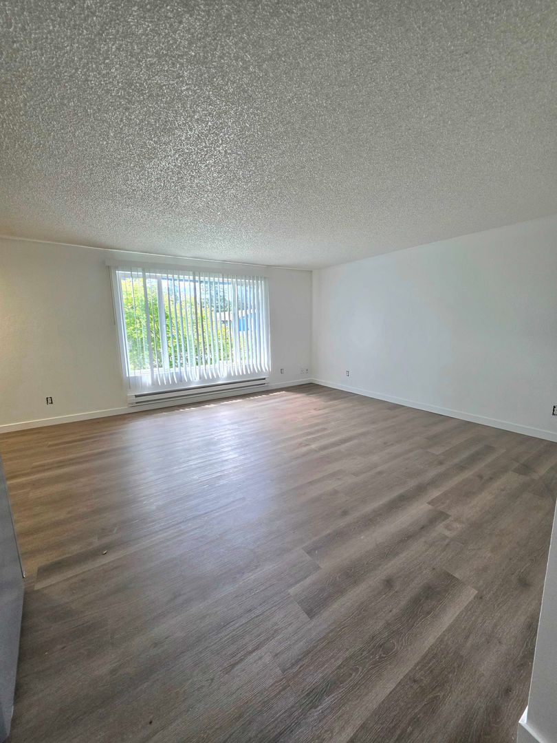 Arlington Apartment: 17313 Smokey Point Blvd