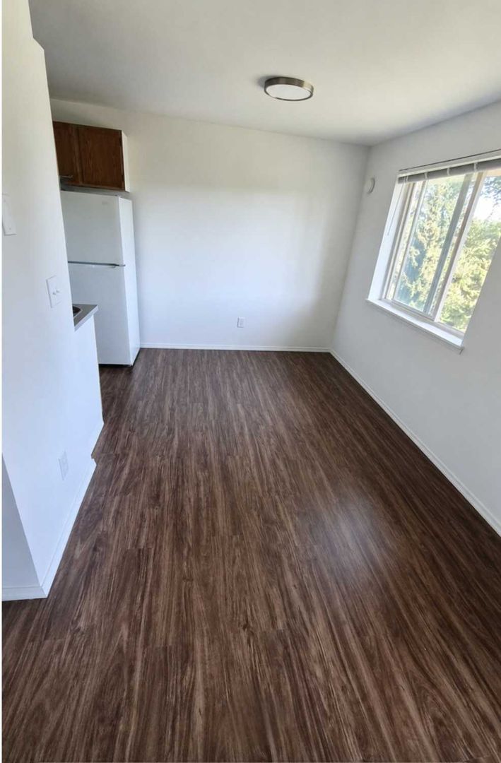 Bellingham Apartment: 258 E Bakerview Rd