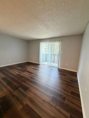 2 Bedroom Apartment in Bothell! – photo 1
