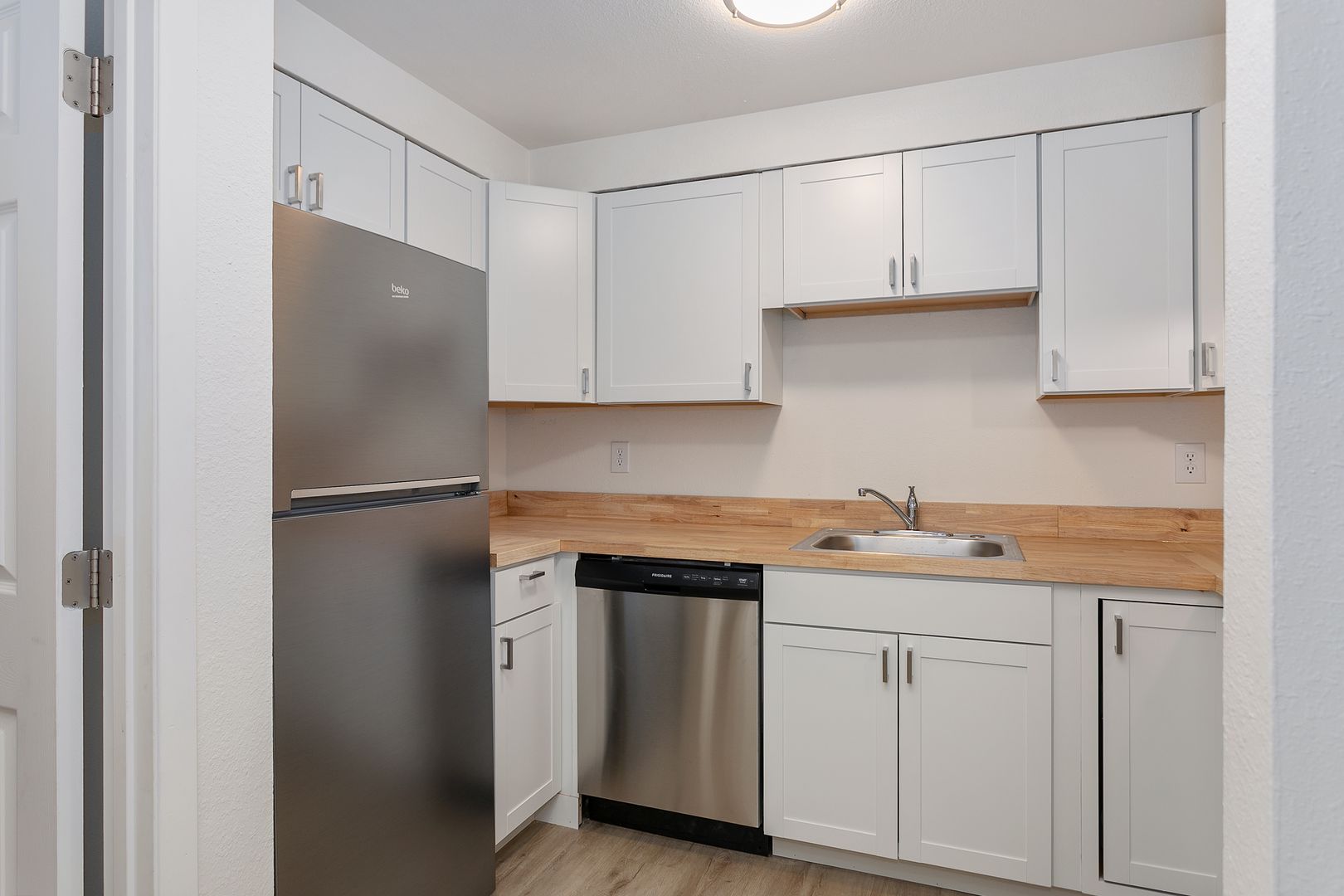 Bellingham Apartment: 621 32nd St