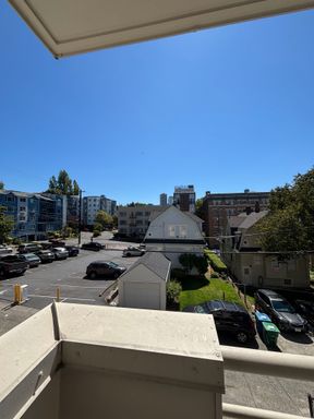 Renovated One Bed Near Cal Anderson! – photo 1