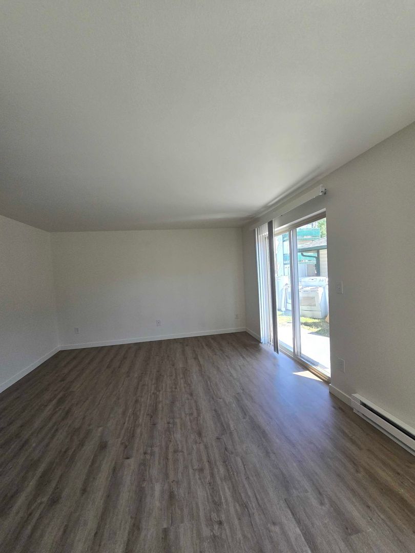 Bellingham Apartment: 258 E Bakerview Rd