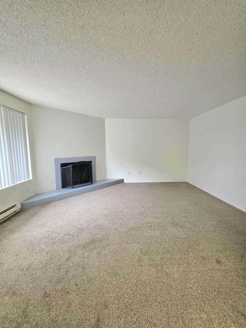 Arlington Apartment: 17313 Smokey Point Blvd