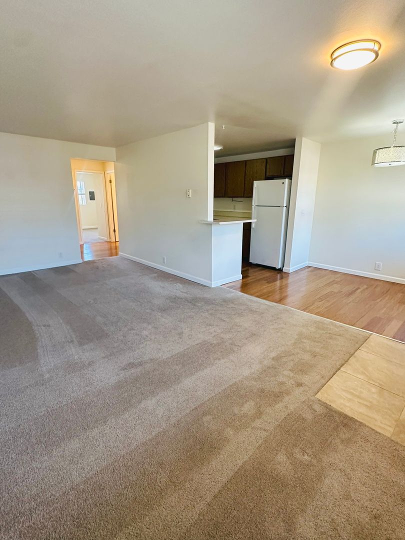 Everett Apartment: 1822 Silver Lake Rd