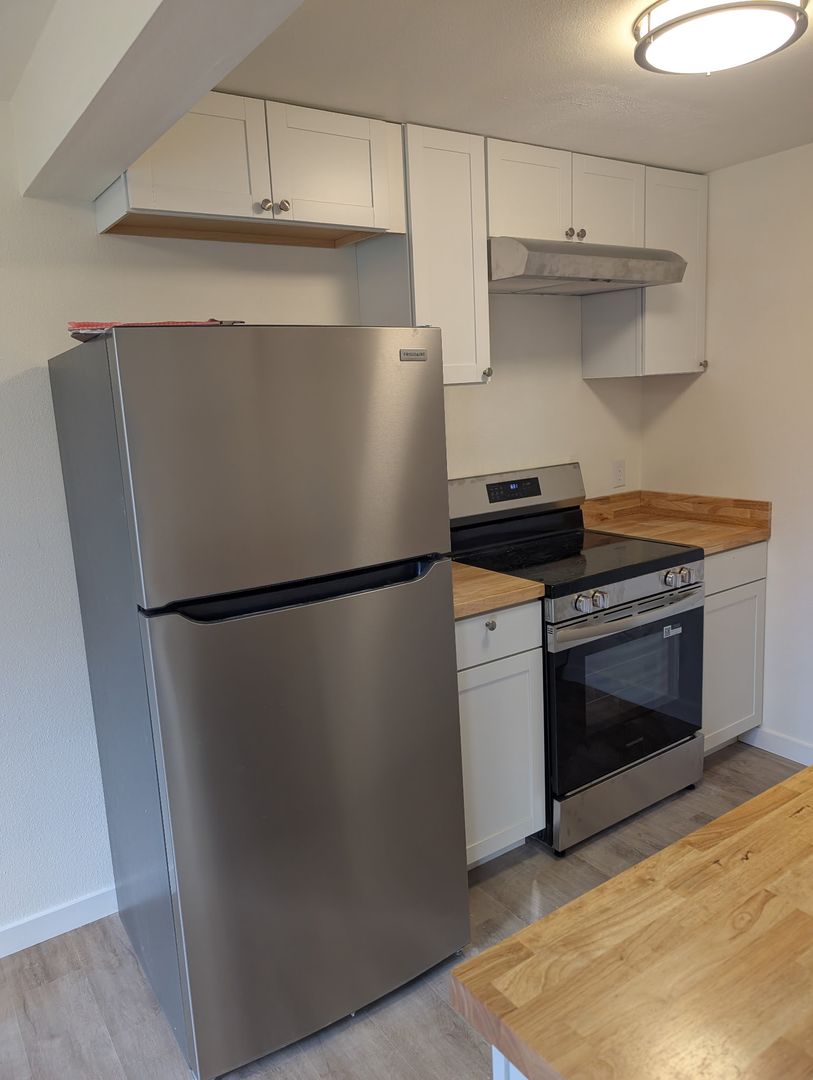 Bellingham Apartment: 258 E Bakerview Rd