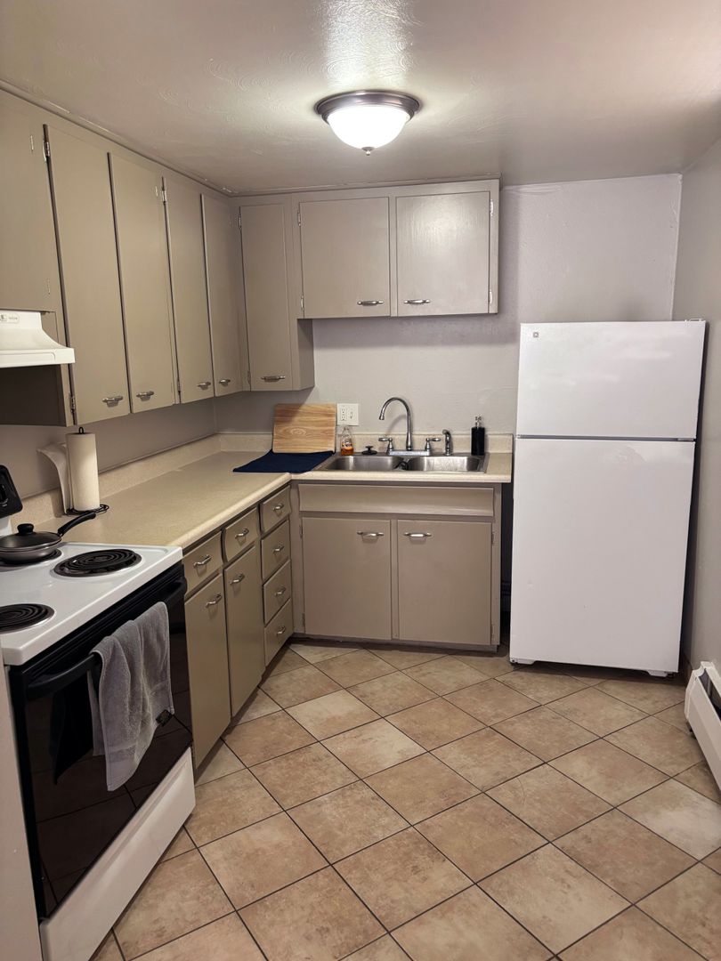 Denver Apartment: 2358 S University Blvd