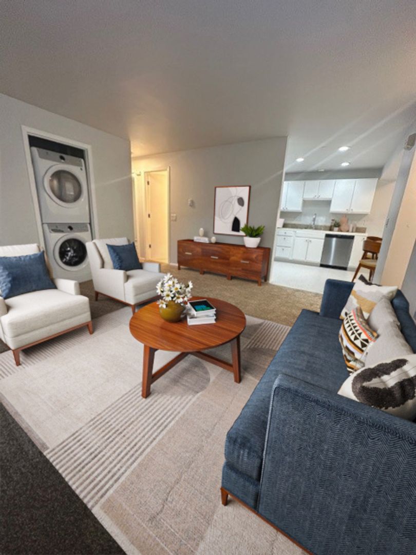 Everett Apartment: 1822 Silver Lake Rd