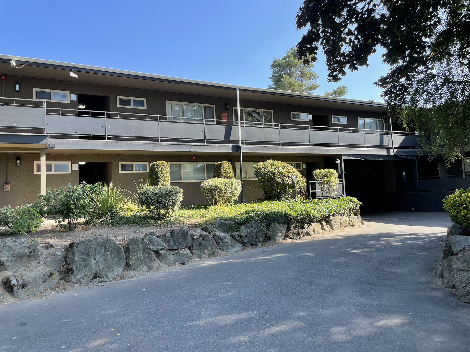 Burien Apartment: 143 S 152nd St