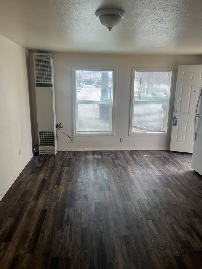 Madras Apartment: 214 Southwest M Street