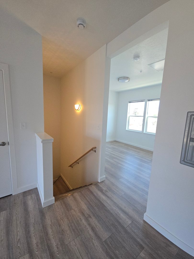 Redmond Apartment: 1500-1650 SW Juniper Ave
