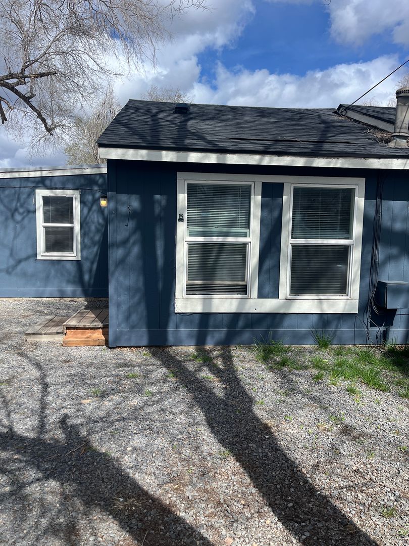 Madras Apartment: 214 Southwest M Street