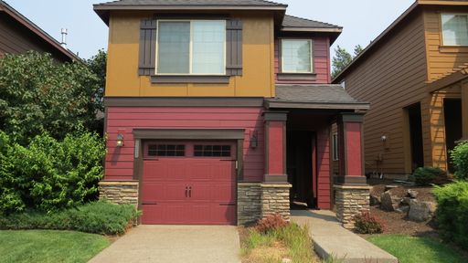 Beautiful 2 story home with 3 bedrooms and 2.5 bathrooms. Fenced backyard. Stainless steel appliances, granite countertops, gas fireplace, air conditioning. – photo 1
