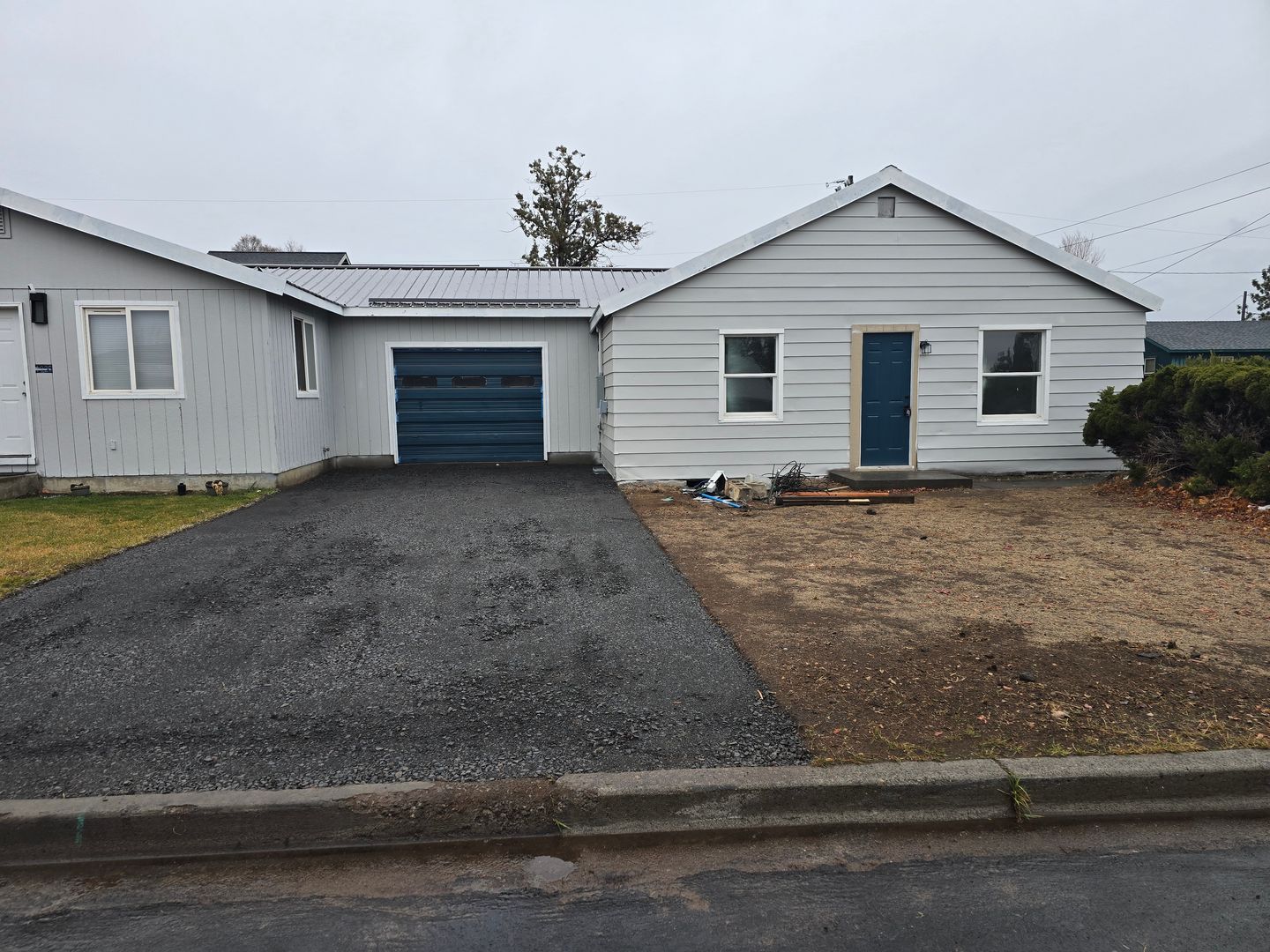 Redmond Apartment: 1026 & 1038 SW 17th St