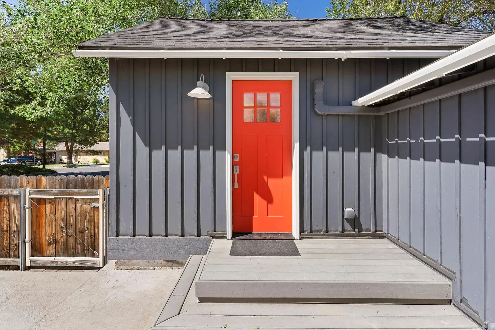 Bend House: 1552 NE 5th St