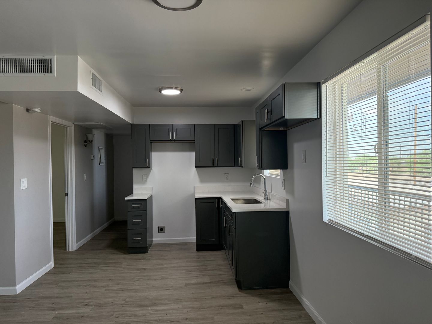 Phoenix Apartment: 4619 S. 16th St.
