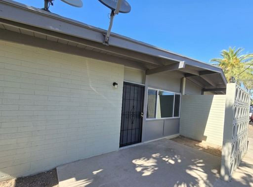 Great Location! 1 bed 1 bath – photo 1